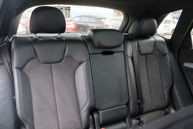 Audi SQ5 Vehicle Full-screen Gallery Image 23