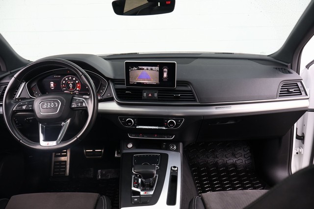 Audi SQ5 Vehicle Full-screen Gallery Image 25