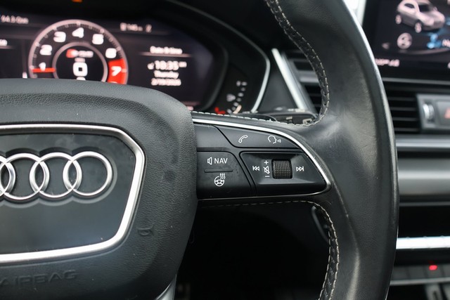 Audi SQ5 Vehicle Full-screen Gallery Image 29