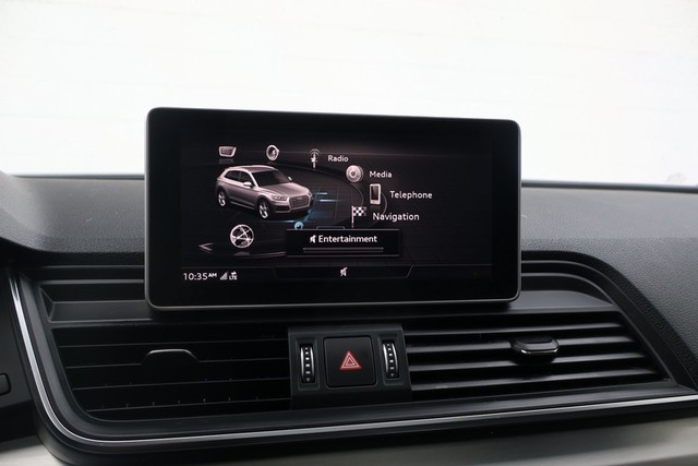 Audi SQ5 Vehicle Full-screen Gallery Image 31