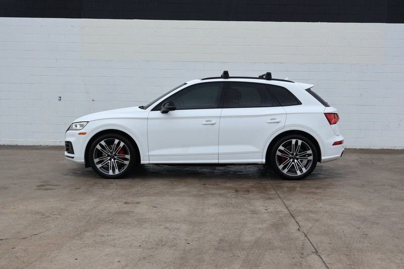 Audi SQ5 Vehicle Full-screen Gallery Image 11