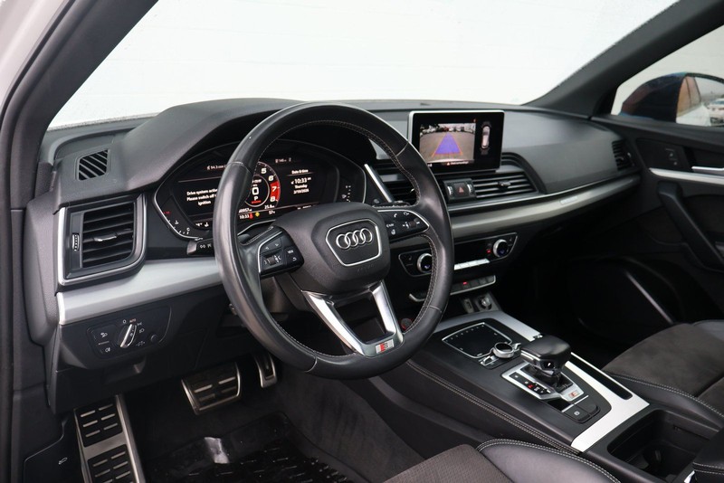Audi SQ5 Vehicle Full-screen Gallery Image 17
