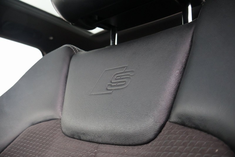 Audi SQ5 Vehicle Full-screen Gallery Image 20