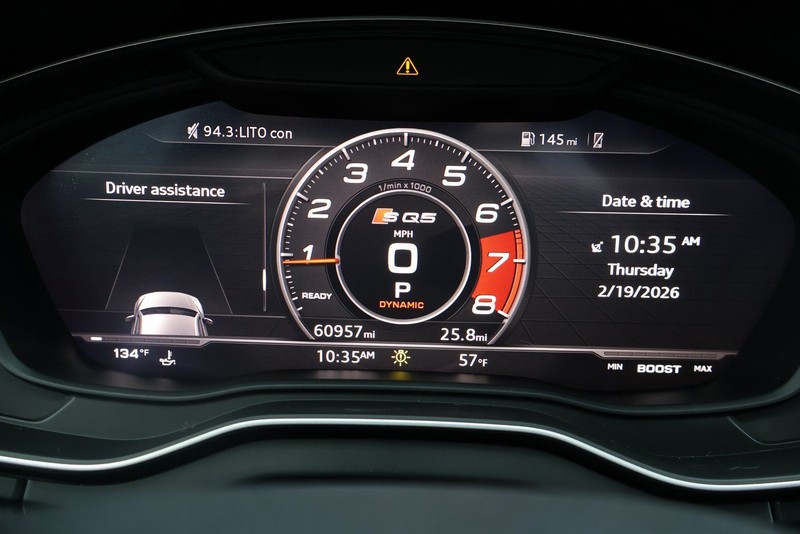 Audi SQ5 Vehicle Full-screen Gallery Image 26