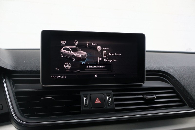 Audi SQ5 Vehicle Full-screen Gallery Image 31