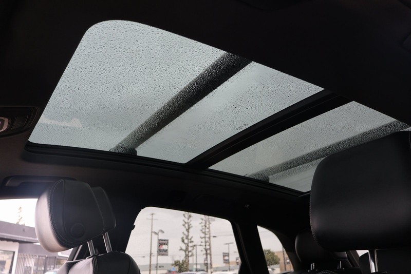 Audi SQ5 Vehicle Full-screen Gallery Image 37