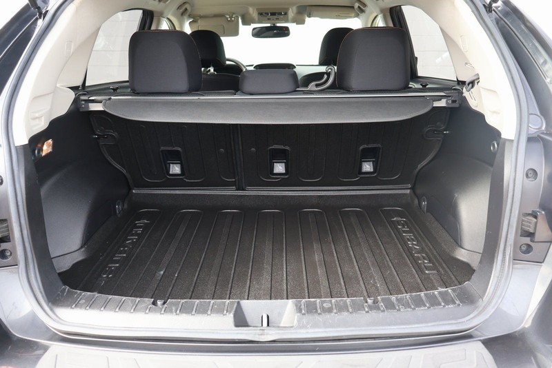 Subaru Crosstrek Vehicle Full-screen Gallery Image 08