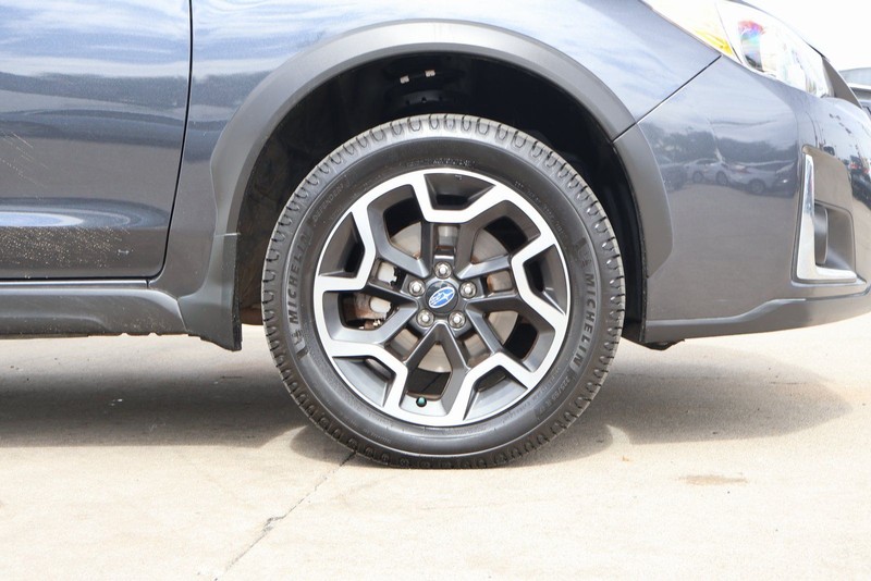 Subaru Crosstrek Vehicle Full-screen Gallery Image 13