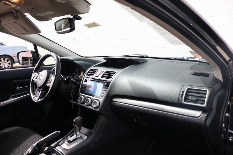 Subaru Crosstrek Vehicle Full-screen Gallery Image 19