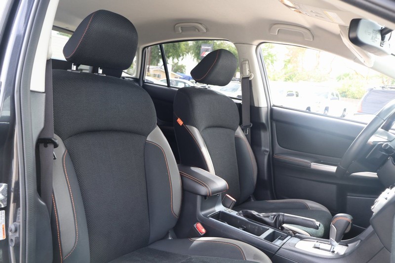 Subaru Crosstrek Vehicle Full-screen Gallery Image 20