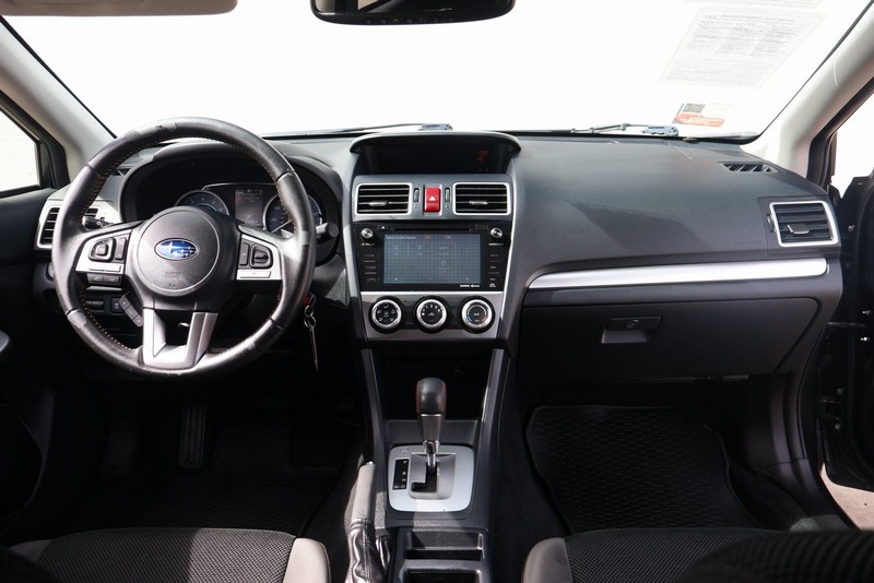 Subaru Crosstrek Vehicle Full-screen Gallery Image 22