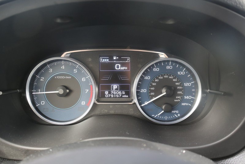 Subaru Crosstrek Vehicle Full-screen Gallery Image 23