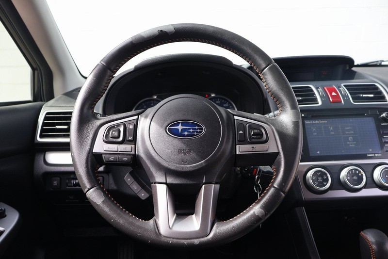 Subaru Crosstrek Vehicle Full-screen Gallery Image 24
