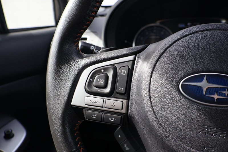 Subaru Crosstrek Vehicle Full-screen Gallery Image 25