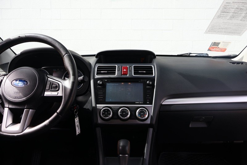 Subaru Crosstrek Vehicle Full-screen Gallery Image 27