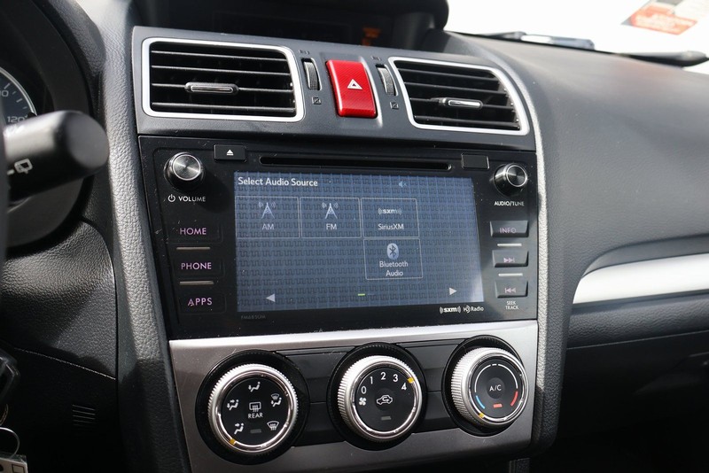 Subaru Crosstrek Vehicle Full-screen Gallery Image 28