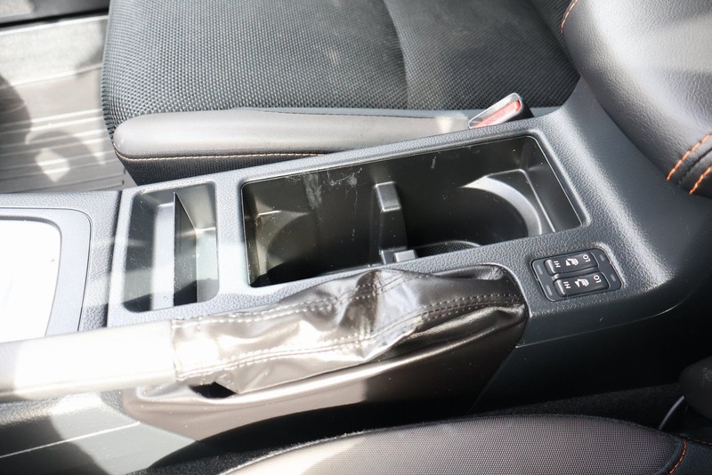 Subaru Crosstrek Vehicle Full-screen Gallery Image 32