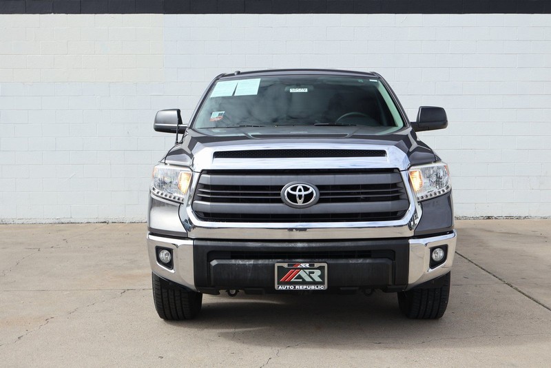 Toyota Tundra Vehicle Full-screen Gallery Image 02