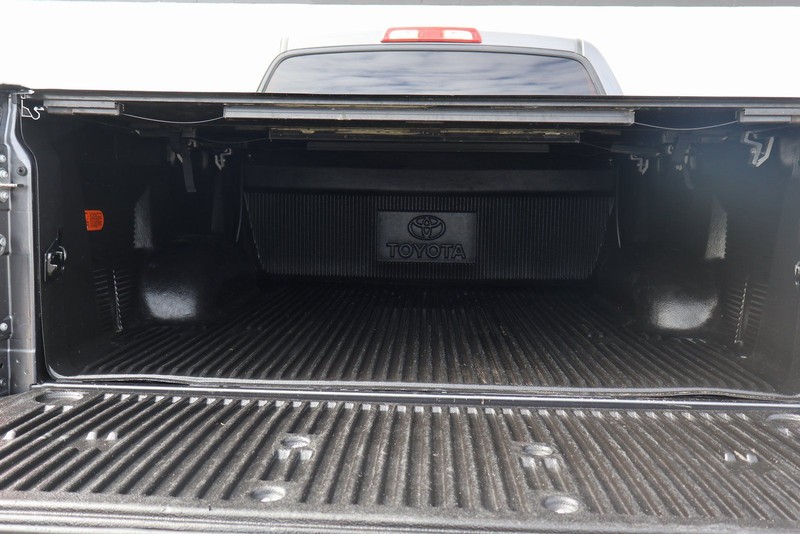 Toyota Tundra Vehicle Full-screen Gallery Image 08