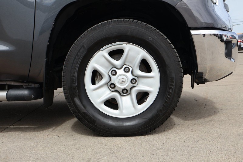 Toyota Tundra Vehicle Full-screen Gallery Image 13