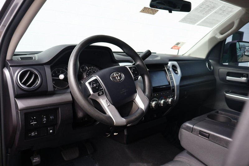 Toyota Tundra Vehicle Full-screen Gallery Image 16