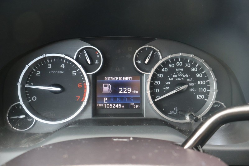 Toyota Tundra Vehicle Full-screen Gallery Image 24