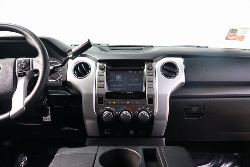 Toyota Tundra Vehicle Full-screen Gallery Image 28