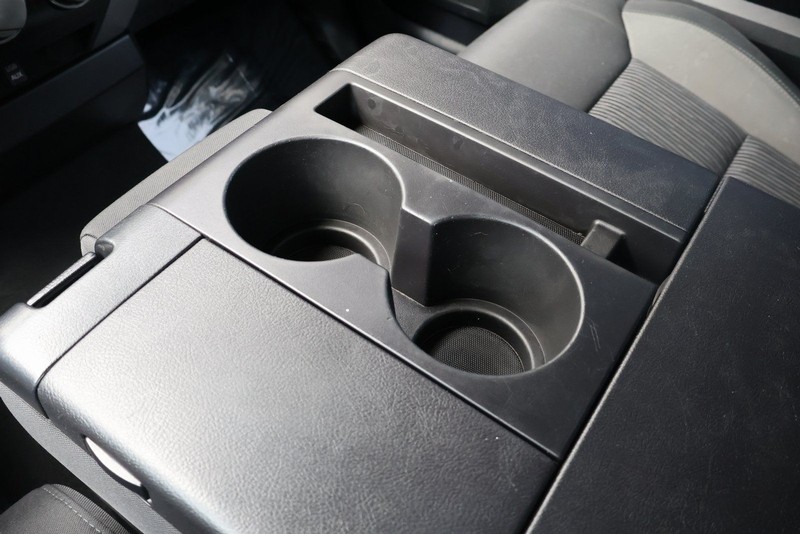 Toyota Tundra Vehicle Full-screen Gallery Image 32