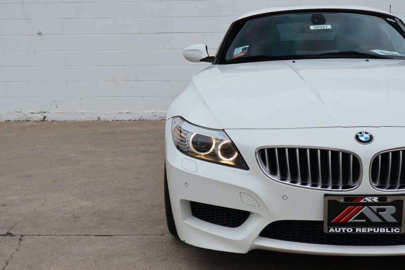 BMW Z3 Vehicle Full-screen Gallery Image 03