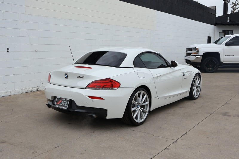 BMW Z3 Vehicle Full-screen Gallery Image 05