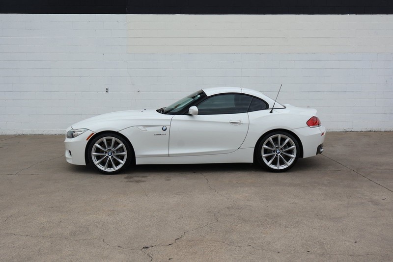 BMW Z3 Vehicle Full-screen Gallery Image 10