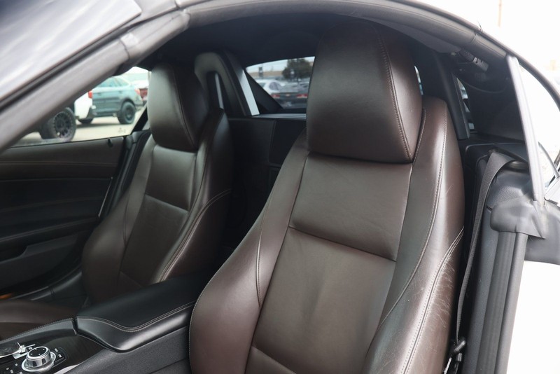 BMW Z3 Vehicle Full-screen Gallery Image 17