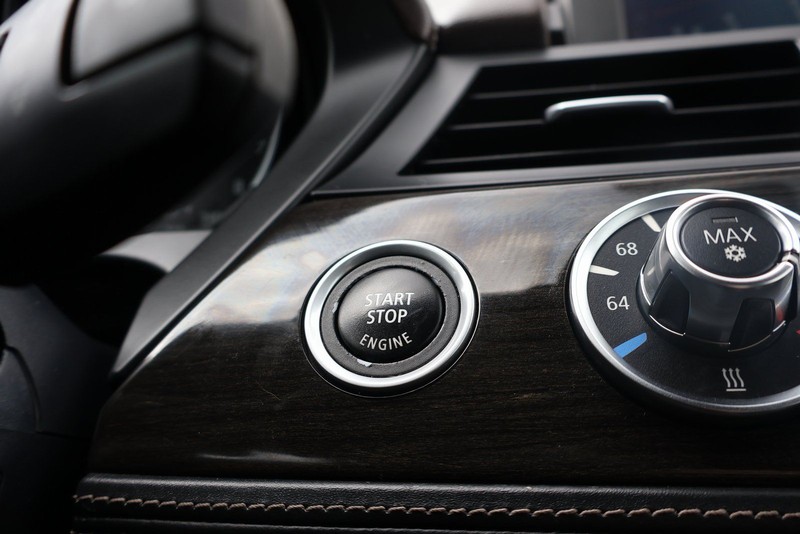 BMW Z3 Vehicle Full-screen Gallery Image 26