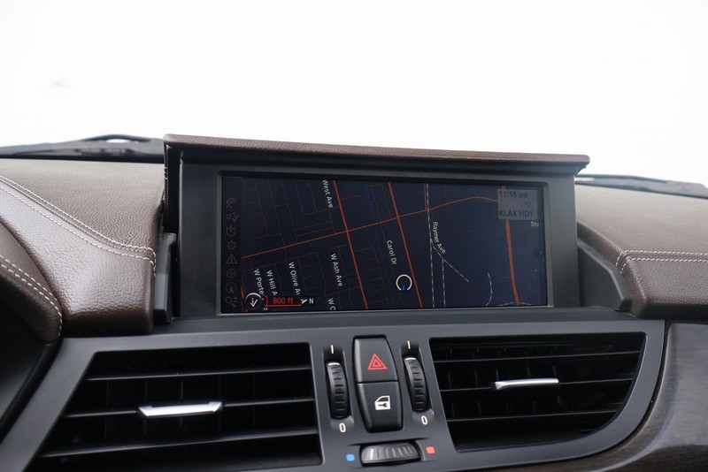 BMW Z3 Vehicle Full-screen Gallery Image 29