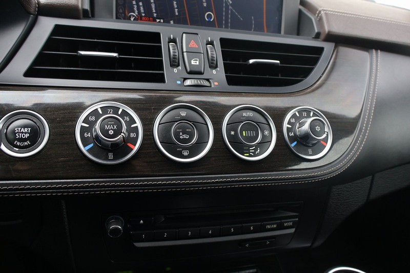 BMW Z3 Vehicle Full-screen Gallery Image 30