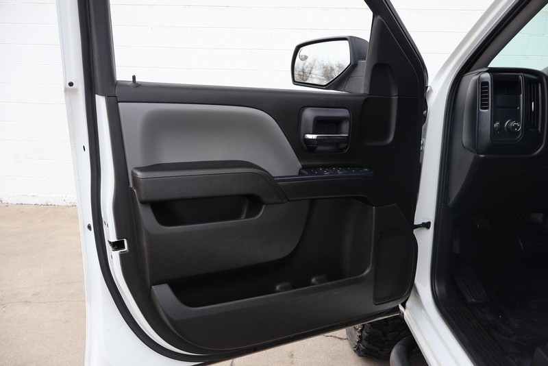 Chevrolet Silverado 1500 Vehicle Full-screen Gallery Image 14