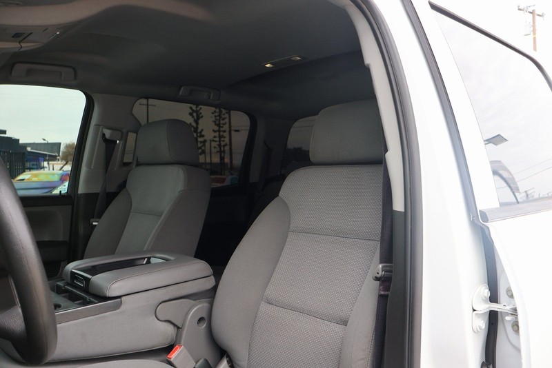 Chevrolet Silverado 1500 Vehicle Full-screen Gallery Image 17