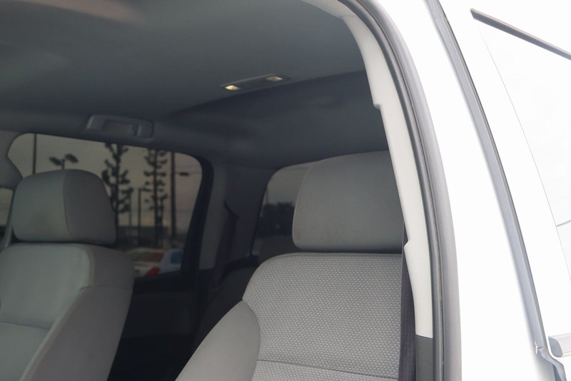 Chevrolet Silverado 1500 Vehicle Full-screen Gallery Image 18