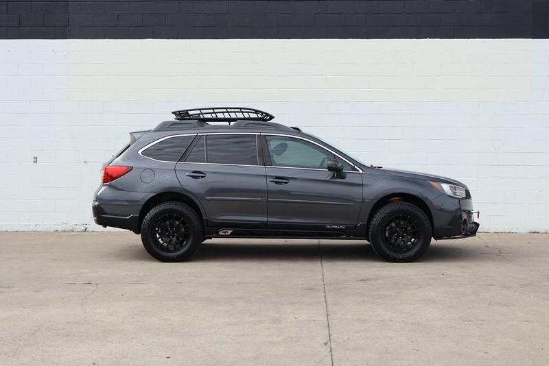 Subaru Outback Vehicle Full-screen Gallery Image 04