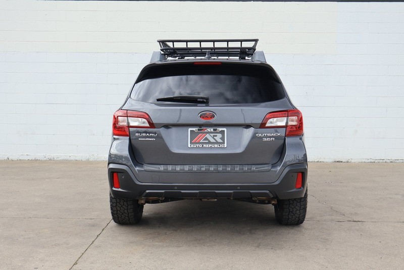 Subaru Outback Vehicle Full-screen Gallery Image 06