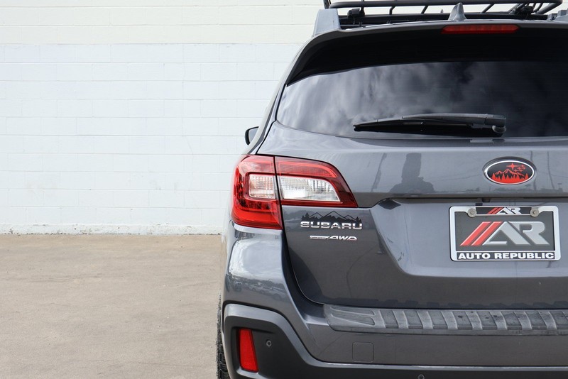 Subaru Outback Vehicle Full-screen Gallery Image 07