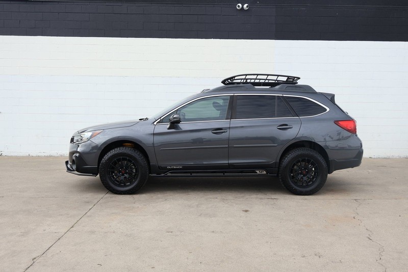 Subaru Outback Vehicle Full-screen Gallery Image 11