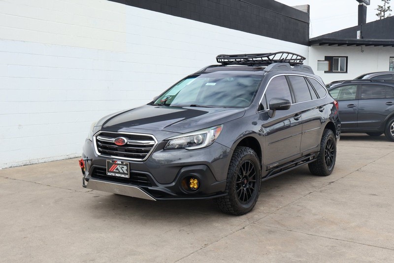 Subaru Outback Vehicle Full-screen Gallery Image 12