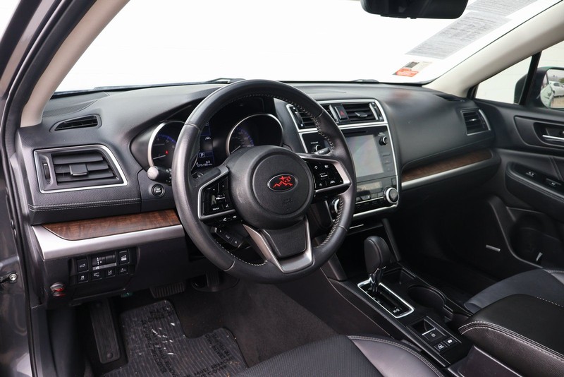 Subaru Outback Vehicle Full-screen Gallery Image 18