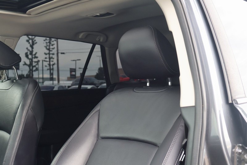 Subaru Outback Vehicle Full-screen Gallery Image 20