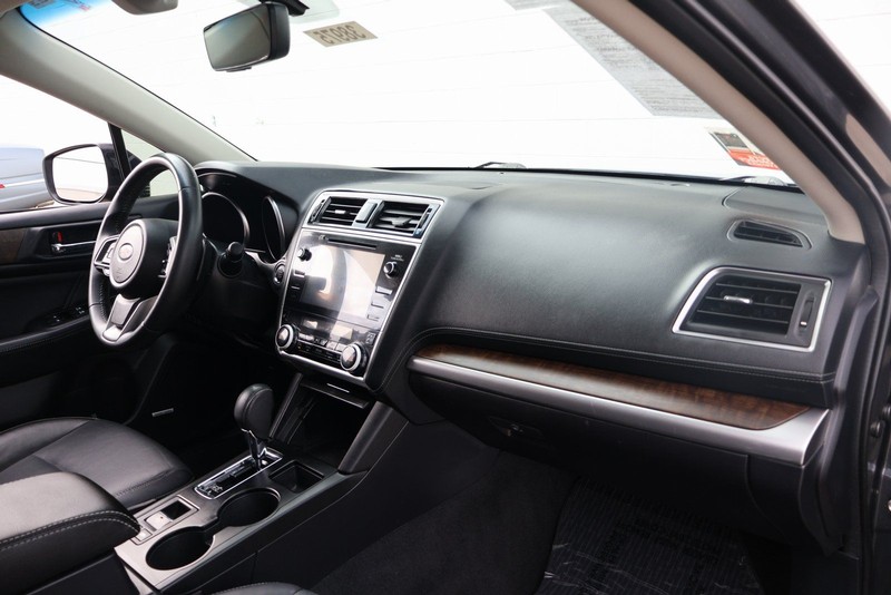 Subaru Outback Vehicle Full-screen Gallery Image 21