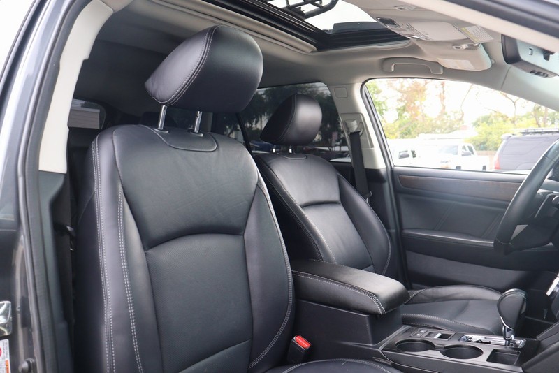 Subaru Outback Vehicle Full-screen Gallery Image 22