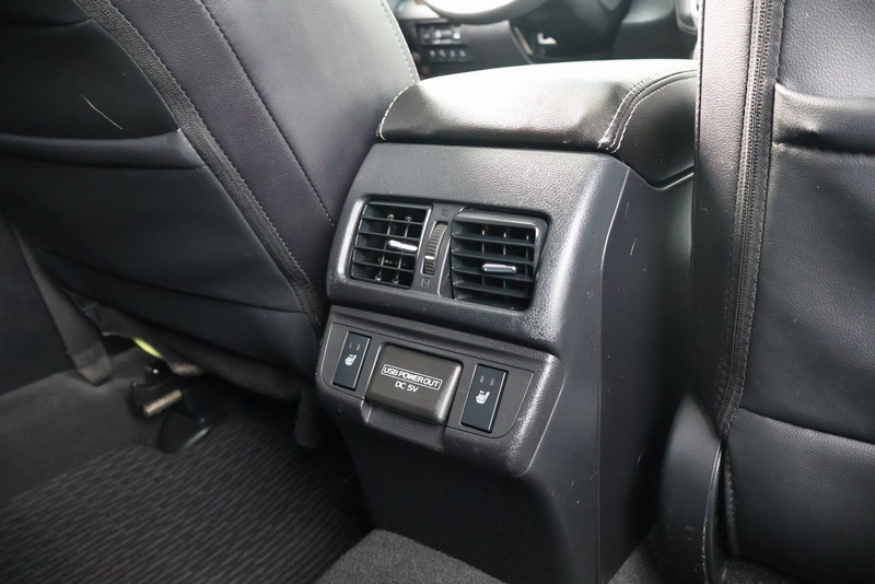 Subaru Outback Vehicle Full-screen Gallery Image 24