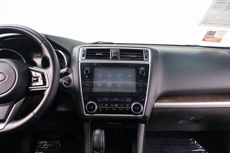 Subaru Outback Vehicle Full-screen Gallery Image 30