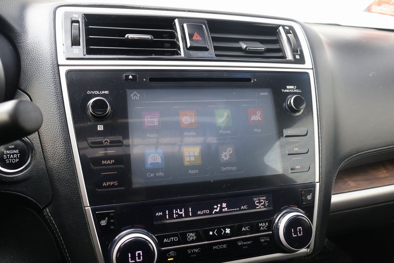 Subaru Outback Vehicle Full-screen Gallery Image 31